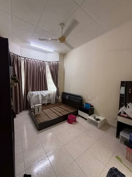 Rumah Teres 1 Tingkat untuk Dijual di Taman Bestari Indah (Ulu Tiram) - Tommy Tai - Bedroom - PropertyGuru.com.my