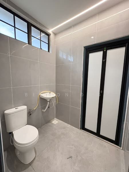 Rumah Teres 2 Tingkat untuk Dijual di Taman Dato' Chellam (Ulu Tiram) - Benson Ong - Bathroom - PropertyGuru.com.my