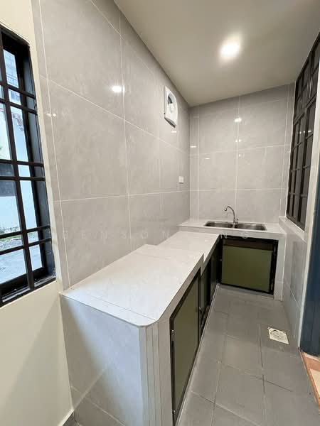 Rumah Teres 2 Tingkat untuk Dijual di Taman Dato' Chellam (Ulu Tiram) - Benson Ong - Kitchen - PropertyGuru.com.my