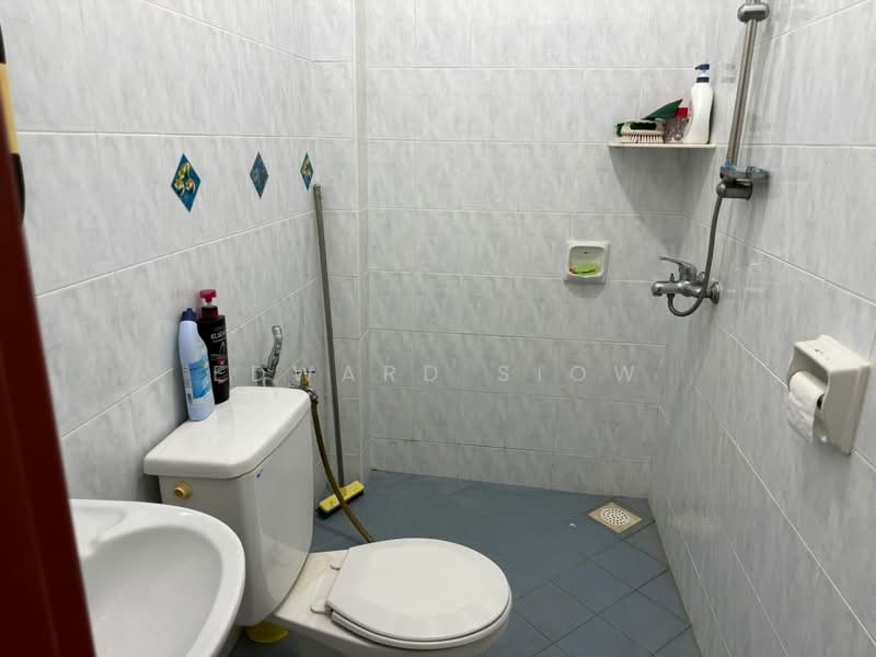 2-storey Terraced House for Sale in Perling (Johor) - Edward Siow - Bathroom - PropertyGuru.com.my