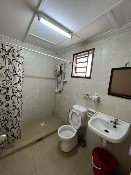 Kondominium untuk Dijual di Green Avenue Condominium - Joe Cheang - Bathroom - PropertyGuru.com.my