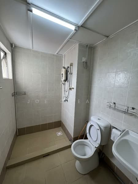 Kondominium untuk Dijual di Green Avenue Condominium - Joe Cheang - Bathroom - PropertyGuru.com.my