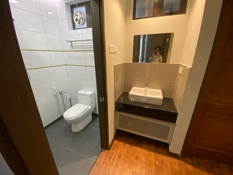 Pangsapuri untuk Disewa di Bayshore Apartment - Kim Tan - Bathroom - PropertyGuru.com.my