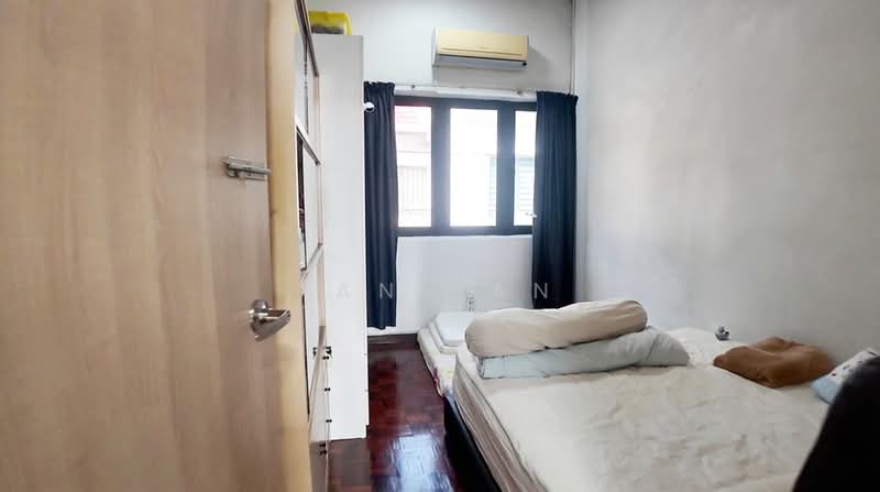 2-storey Terraced House for Sale in Taman Sea (Petaling Jaya) - Ian Fan - Bedroom - PropertyGuru.com.my