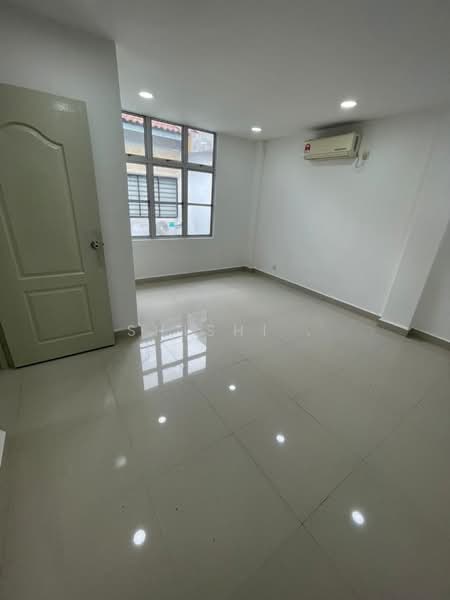 Desa Skudai Apartment - 4