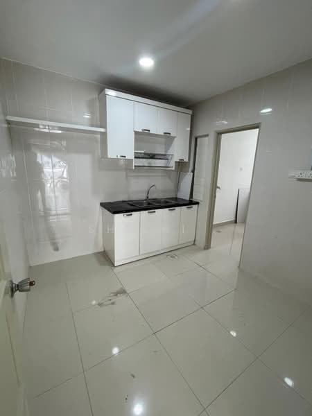 Pangsapuri untuk Dijual di Desa Skudai Apartment - Shishi . - Kitchen - PropertyGuru.com.my