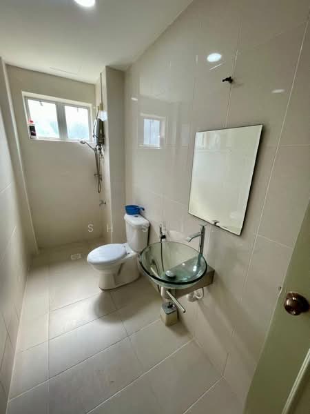 Pangsapuri untuk Dijual di Desa Skudai Apartment - Shishi . - Bathroom - PropertyGuru.com.my