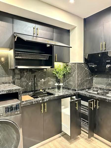 Service Residence for Sale at DK Impian - Mohd Zakri Mohd Zamberi - Kitchen - PropertyGuru.com.my