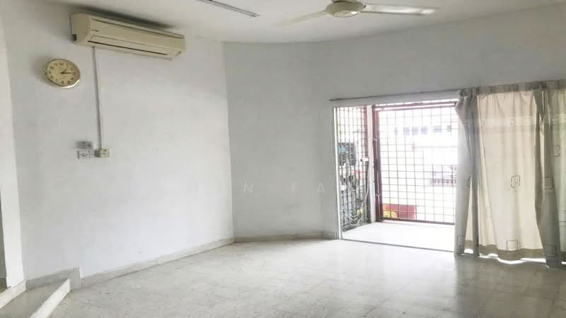2-storey Terraced House for Sale in Taman Mayang (Petaling Jaya) - Ian Fan - Living Room - PropertyGuru.com.my