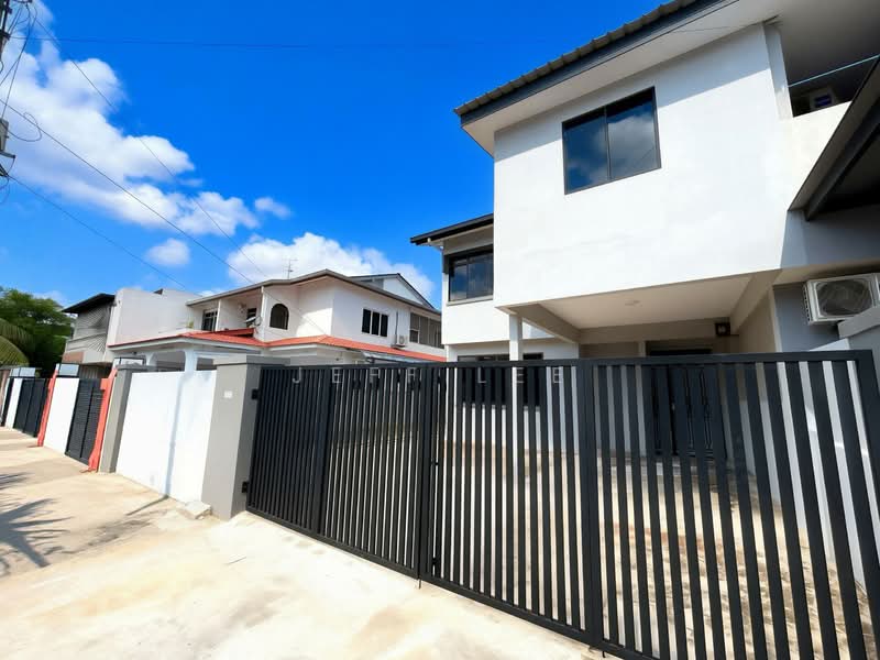 Rumah Berkembar untuk Dijual di Taman Pelangi (Johor Bahru) - Jeff Lee - Exterior - PropertyGuru.com.my
