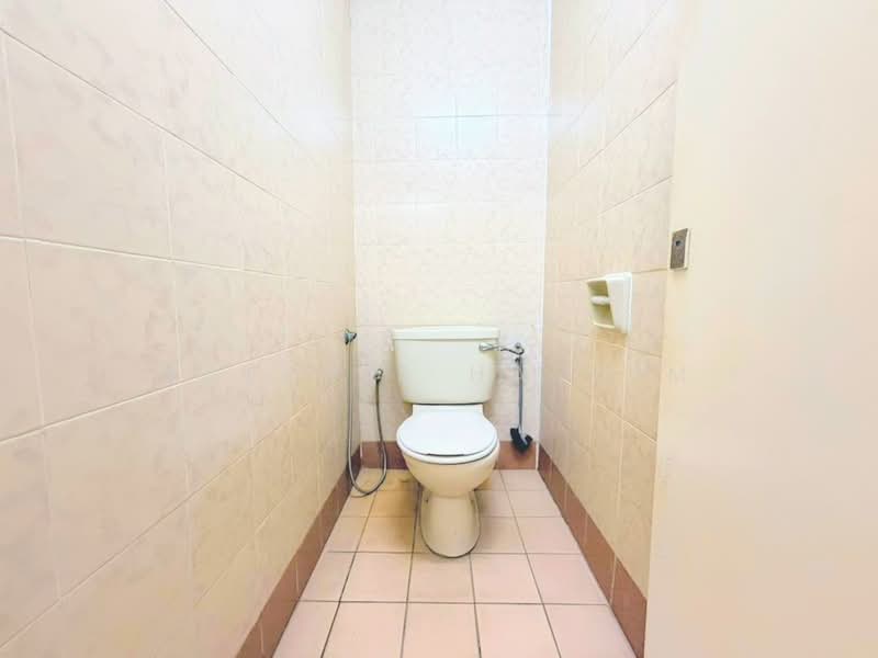Office for Sale in Shah Alam (Selangor) - Balkhis Hashim - Bathroom - PropertyGuru.com.my