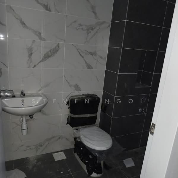 Rumah Berkembar untuk Dijual di Johor Bahru (Johor) - Steven Ngoi - Bathroom - PropertyGuru.com.my