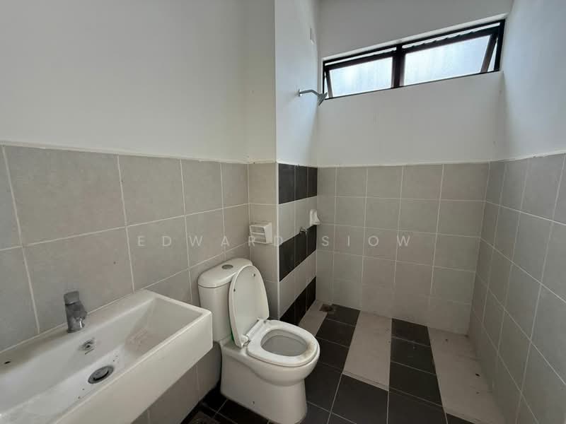Rumah Teres 2 Tingkat untuk Dijual di Pasir Gudang (Johor) - Edward Siow - Bathroom - PropertyGuru.com.my