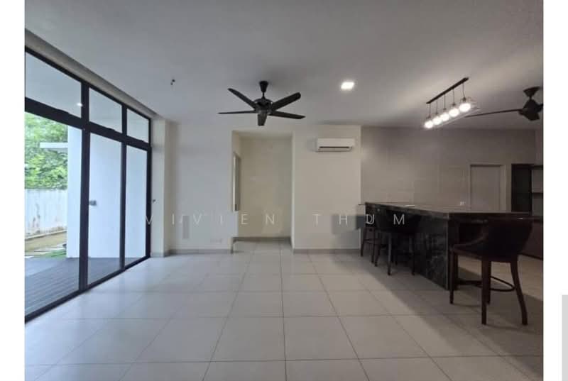 Semi-Detached House for Rent in Alam Impian (Shah Alam) - Vivien Thum -  bedroom  - PropertyGuru.com.my