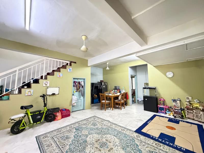 Rumah Teres 2 Tingkat untuk Dijual di Bandar Baru Puncak Alam (Puncak Alam) - Laili Mihdar - Living Room - PropertyGuru.com.my