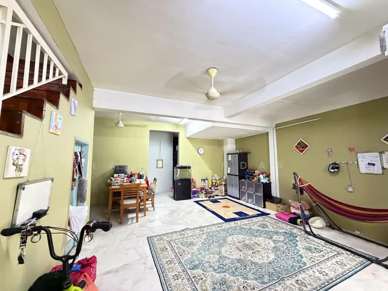 Rumah Teres 2 Tingkat untuk Dijual di Bandar Baru Puncak Alam (Puncak Alam) - Laili Mihdar - Living Room - PropertyGuru.com.my