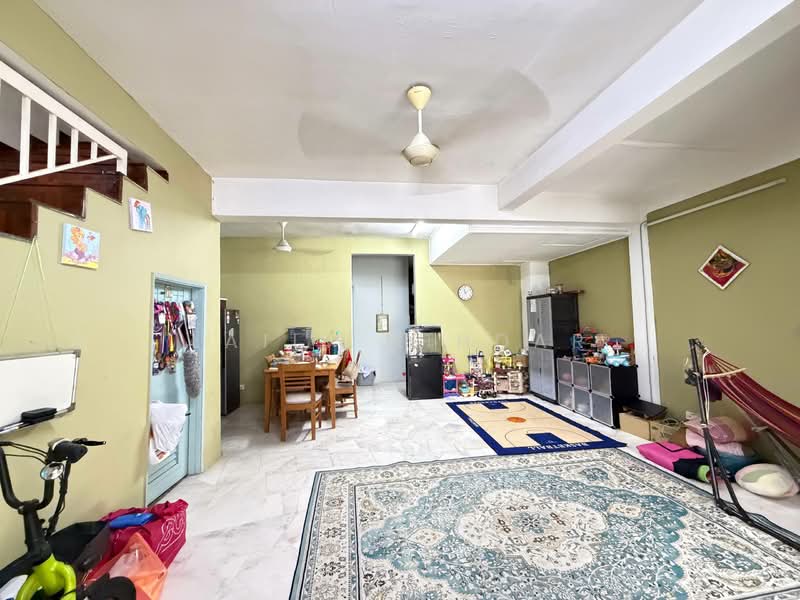 Rumah Teres 2 Tingkat untuk Dijual di Bandar Baru Puncak Alam (Puncak Alam) - Laili Mihdar - Living Room - PropertyGuru.com.my