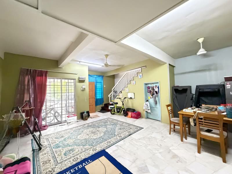Rumah Teres 2 Tingkat untuk Dijual di Bandar Baru Puncak Alam (Puncak Alam) - Laili Mihdar - Living Room - PropertyGuru.com.my