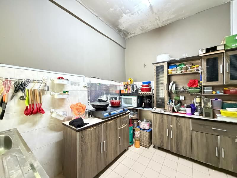 Rumah Teres 2 Tingkat untuk Dijual di Bandar Baru Puncak Alam (Puncak Alam) - Laili Mihdar - Kitchen - PropertyGuru.com.my