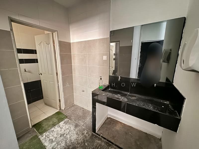 Kedai / Pejabat untuk Disewa di Bandar Indahpura (Kulai) - Aaron How - Bathroom - PropertyGuru.com.my