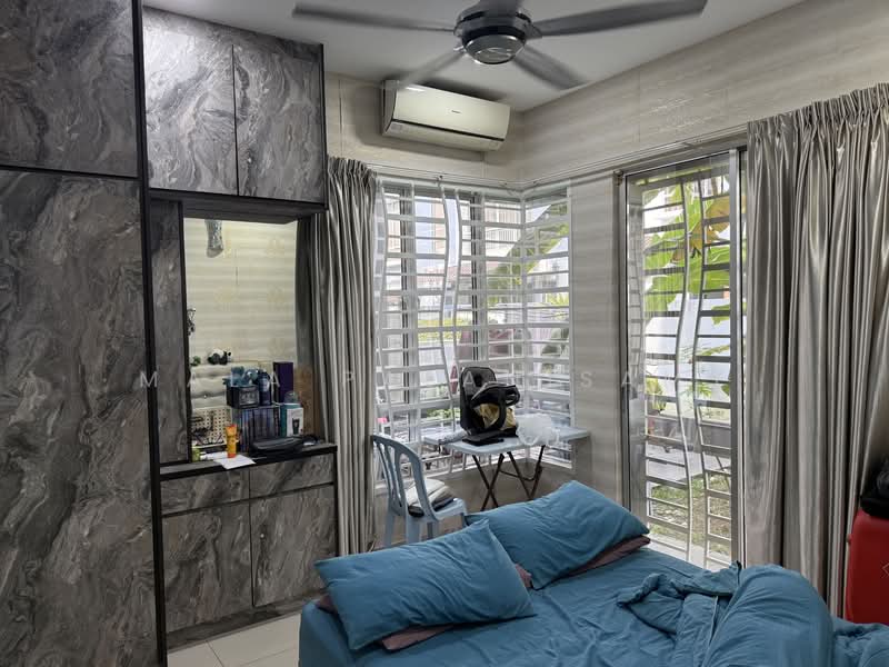 Semi-Detached House for Sale in Bandar Parklands (Klang) - Mala Palanisamy - Bedroom - PropertyGuru.com.my