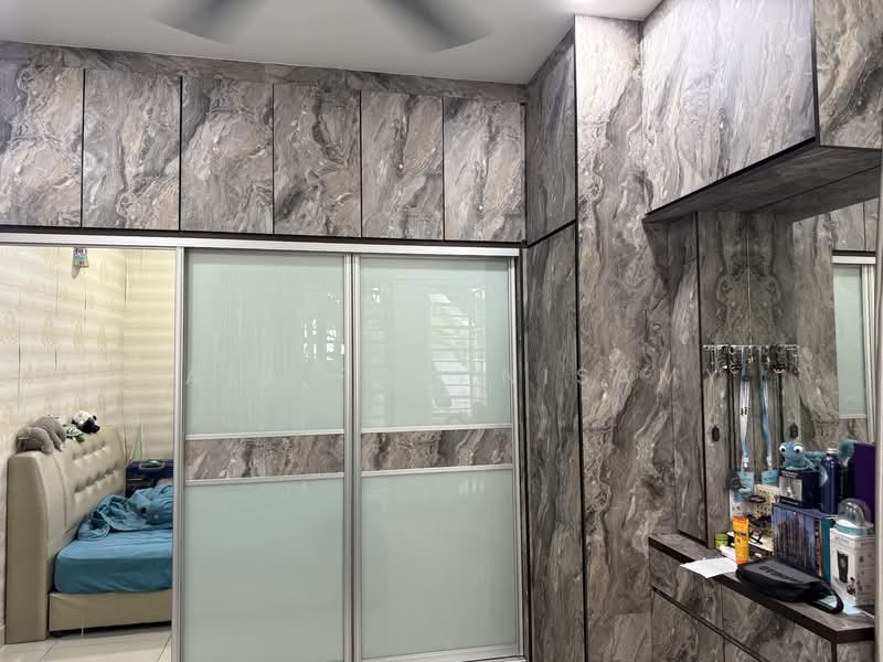 Semi-Detached House for Sale in Bandar Parklands (Klang) - Mala Palanisamy - Bedroom - PropertyGuru.com.my