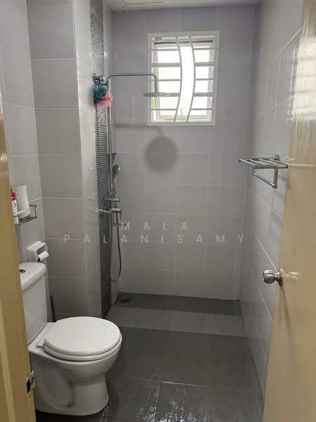 Semi-Detached House for Sale in Bandar Parklands (Klang) - Mala Palanisamy - Bathroom - PropertyGuru.com.my