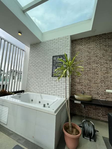 Semi-Detached House for Sale in Bandar Kinrara Seksyen 1 (Bandar Kinrara) - Wei Shen Chin - Bathroom - PropertyGuru.com.my