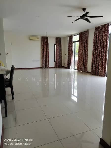 Semi-Detached House for Sale in Seri Kembangan (Selangor) - Mahzah Mohd Rapiee - Living Room - PropertyGuru.com.my