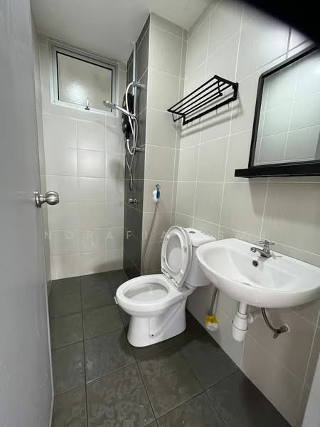 Pangsapuri untuk Disewa di Residensi Vista Wirajaya - Norafian SMH - Bathroom - PropertyGuru.com.my