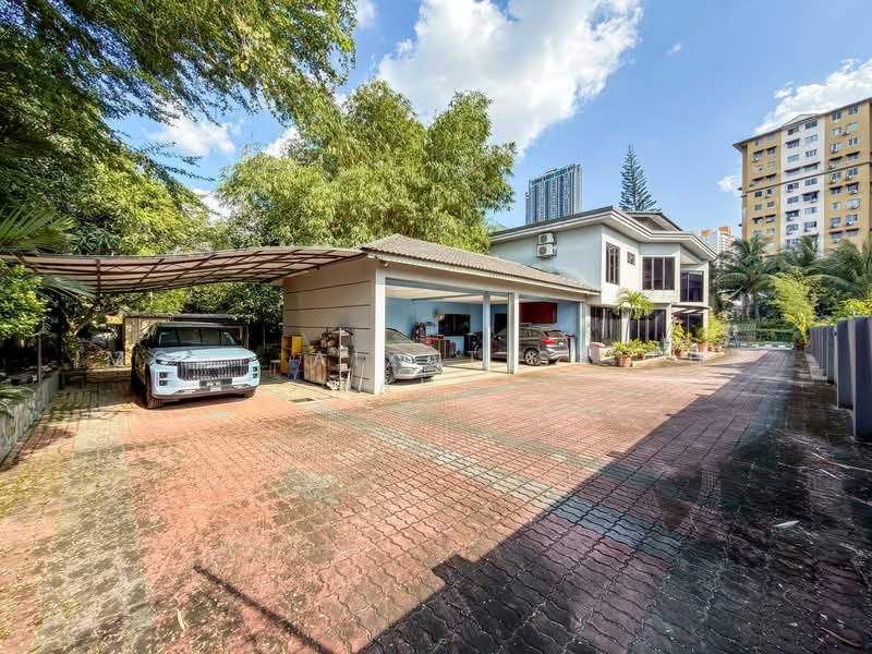 Bungalow for Sale in Seksyen 18 (Petaling Jaya) - Mohd Aizat Saiful Bahri - Exterior - PropertyGuru.com.my