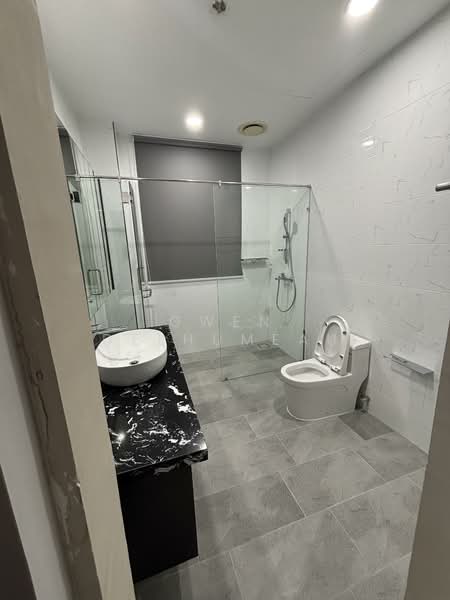Semi-Detached House for Sale in Taman Segambut (Jalan Kuching) - Gwen Delhumeau - Bathroom 1 - PropertyGuru.com.my