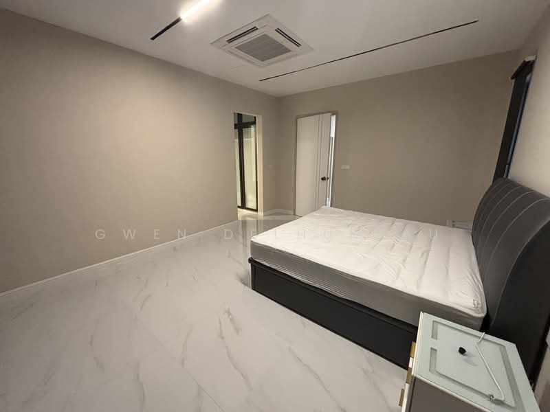 Semi-Detached House for Sale in Taman Segambut (Jalan Kuching) - Gwen Delhumeau - Bedroom 1 - PropertyGuru.com.my