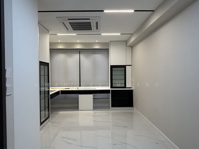 Semi-Detached House for Sale in Taman Segambut (Jalan Kuching) - Gwen Delhumeau - Walkin wardrobe (Master) - PropertyGuru.com.my