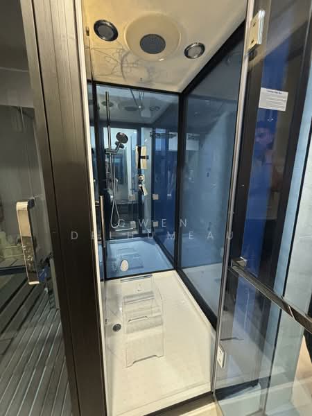 Semi-Detached House for Sale in Taman Segambut (Jalan Kuching) - Gwen Delhumeau - Master bathroom - PropertyGuru.com.my