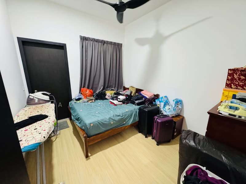Rumah Teres 2-Tingkat untuk Dijual di Bukit Raja (Selangor) - Nazrin Hakimin - PropertyGuru.com.my