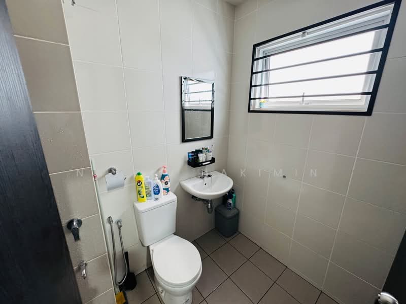 Rumah Teres 2-Tingkat untuk Dijual di Bukit Raja (Selangor) - Nazrin Hakimin - PropertyGuru.com.my