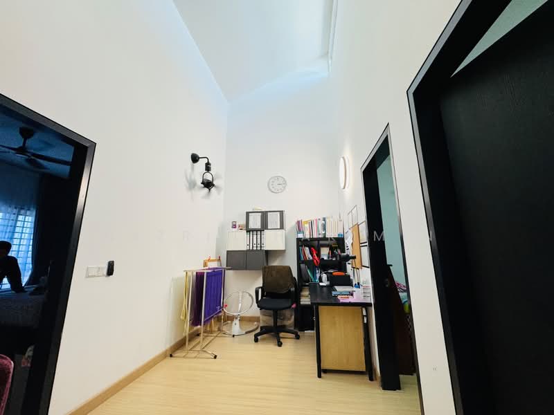Rumah Teres 2-Tingkat untuk Dijual di Bukit Raja (Selangor) - Nazrin Hakimin - PropertyGuru.com.my
