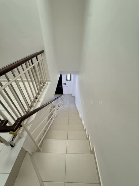 Rumah Teres 2 Tingkat untuk Dijual di Relau (Sungai Ara) - Chris Tan - Corridor - PropertyGuru.com.my