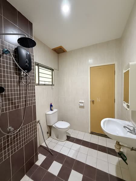 Rumah Teres 2 Tingkat untuk Dijual di Relau (Sungai Ara) - Chris Tan - Bathroom - PropertyGuru.com.my