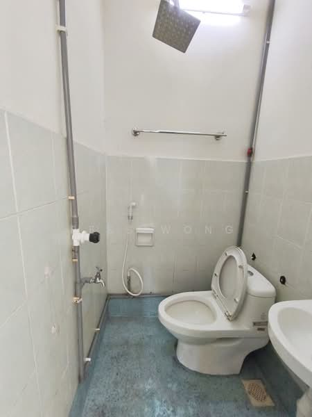 Rumah Teres 2 Tingkat untuk Disewa di Pasir Gudang (Johor) - Bess Wong - Bathroom - PropertyGuru.com.my
