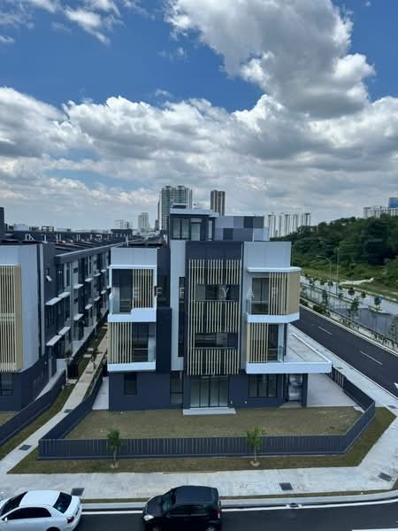 Rumah Teres 3 Tingkat untuk Disewa di BANDAR PUCHONG JAYA (Puchong) - Jeff Yap - Exterior - PropertyGuru.com.my