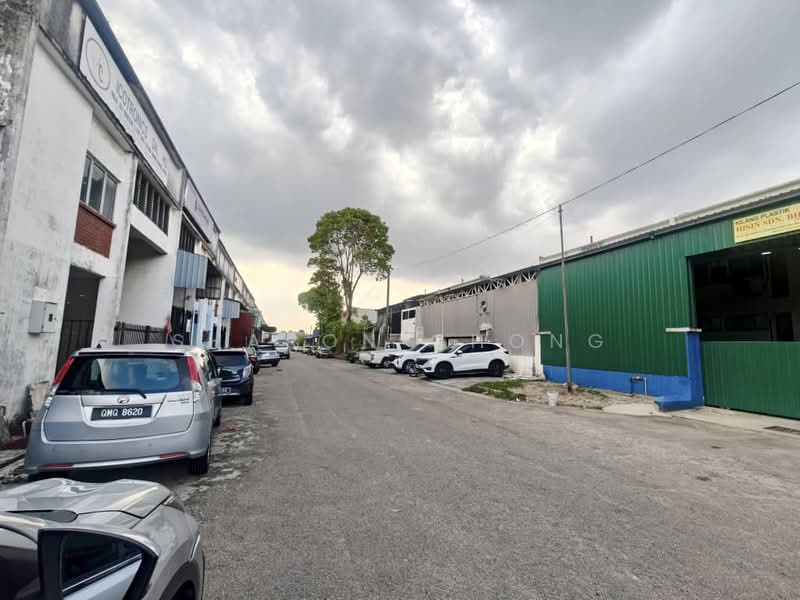Semi-D Factory for Sale in Taman Daya (Johor Bahru) - Sharon Chong - Exterior - PropertyGuru.com.my