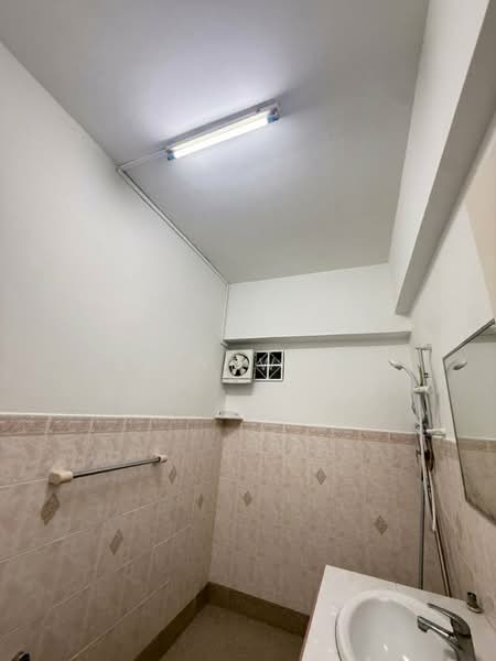 Kondominium untuk Disewa di Vista Komanwel B - Yee Yew Kho - Bathroom - PropertyGuru.com.my