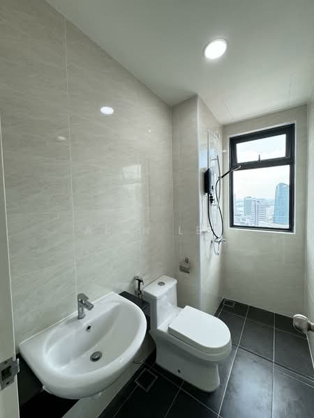 Kondominium untuk Disewa di SKS Pavillion Residences - Alan Ler - Bathroom - PropertyGuru.com.my