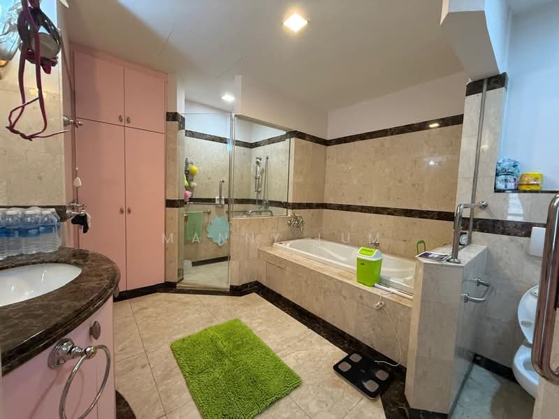 Service Residence for Sale at 3 Kia Peng - Manny Lum - Bathroom - PropertyGuru.com.my