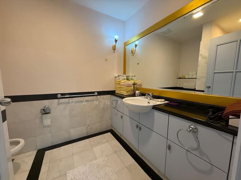 Service Residence for Sale at 3 Kia Peng - Manny Lum - Bathroom - PropertyGuru.com.my