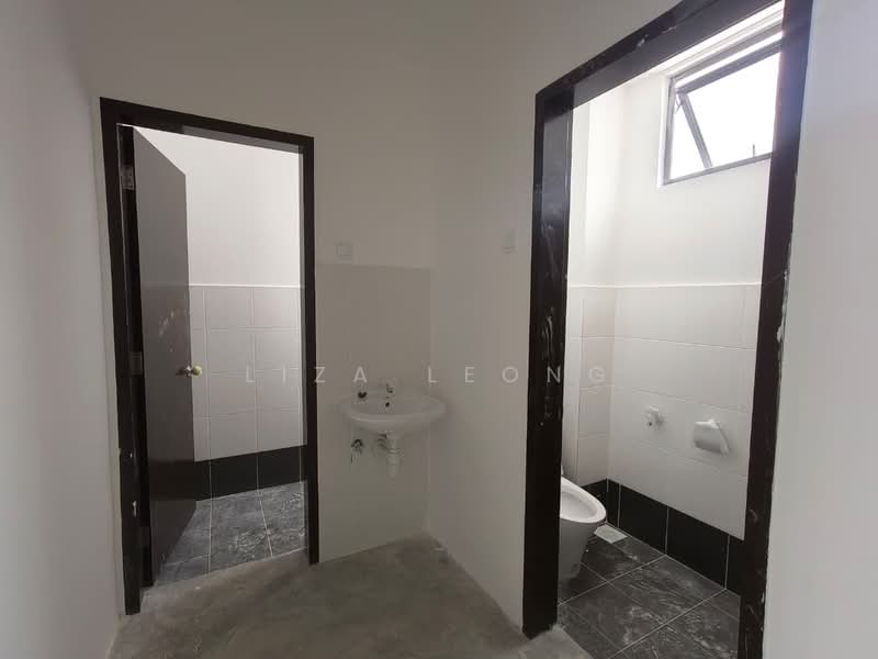 Shop / Office for Rent in Pasir Gudang (Johor) - Liza Leong - Bathroom - PropertyGuru.com.my