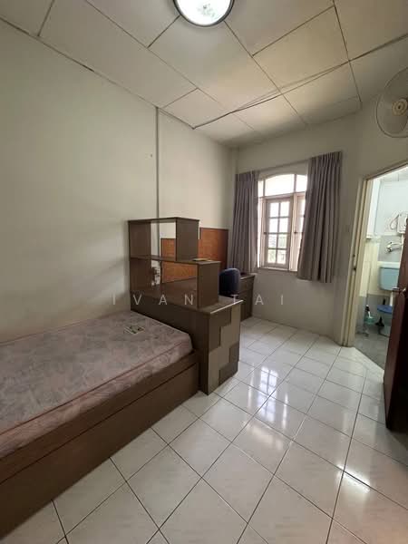 Kondominium untuk Dijual di Regency Terrace - Ivan Tai - Bedroom - PropertyGuru.com.my