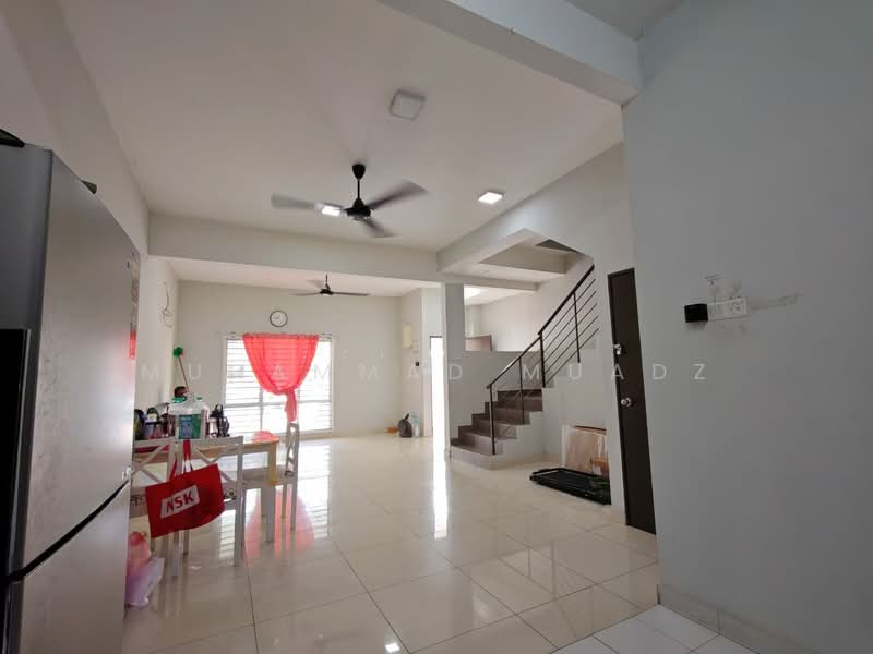 1-storey Terraced House for Sale in Bandar Saujana Putra (Tanjong Duabelas) - Muhammad Muadz - Living Room - PropertyGuru.com.my